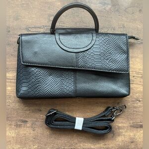 NWOT Elegant Black Snakeskin Pattern Clutch Crossbody